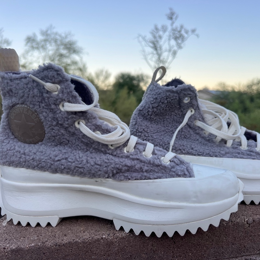 Converse lavender Sherpa lined size 8.5